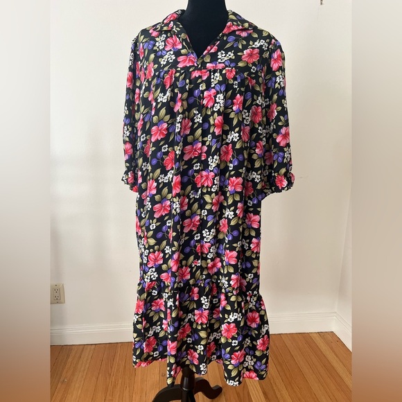 Vintage T&L Muumuu Factory Hawaiian Floral Print Black Pink Purple Maxi Dress - Picture 7 of 8